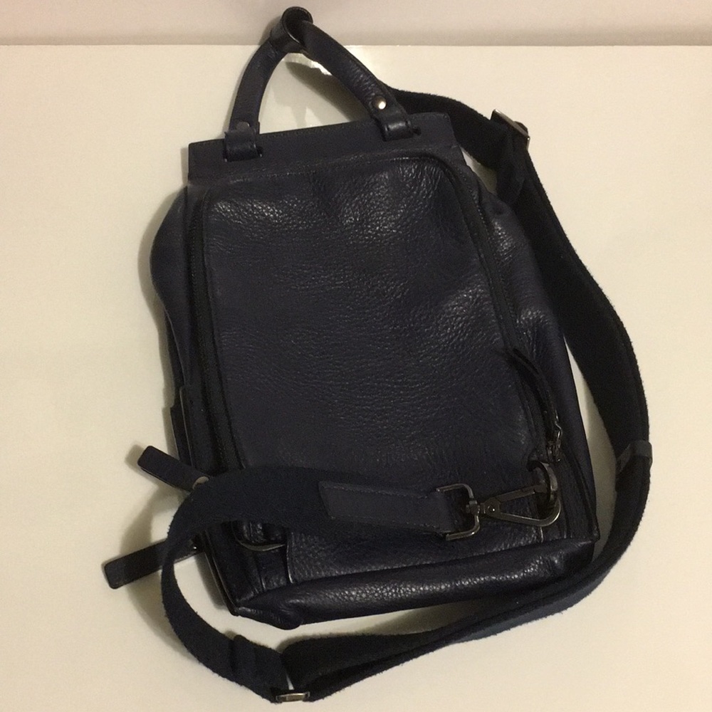 Piquadro blue leather crossbody bag